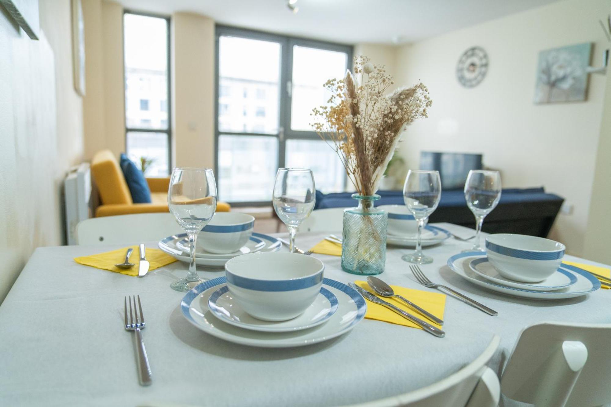 Stay In Our Stylish Flat! & Secure Building & Sleeps Up To 4 Birmingham Esterno foto