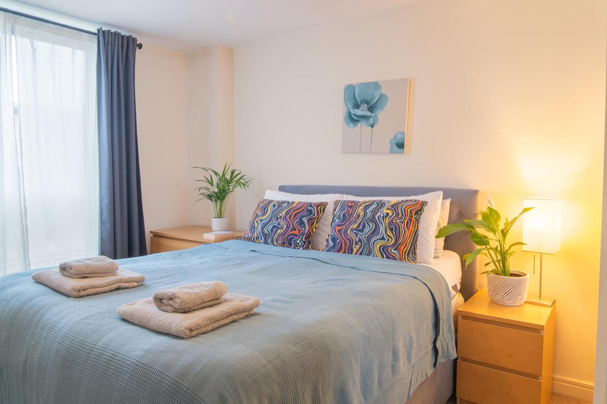 Stay In Our Stylish Flat! & Secure Building & Sleeps Up To 4 Birmingham Esterno foto