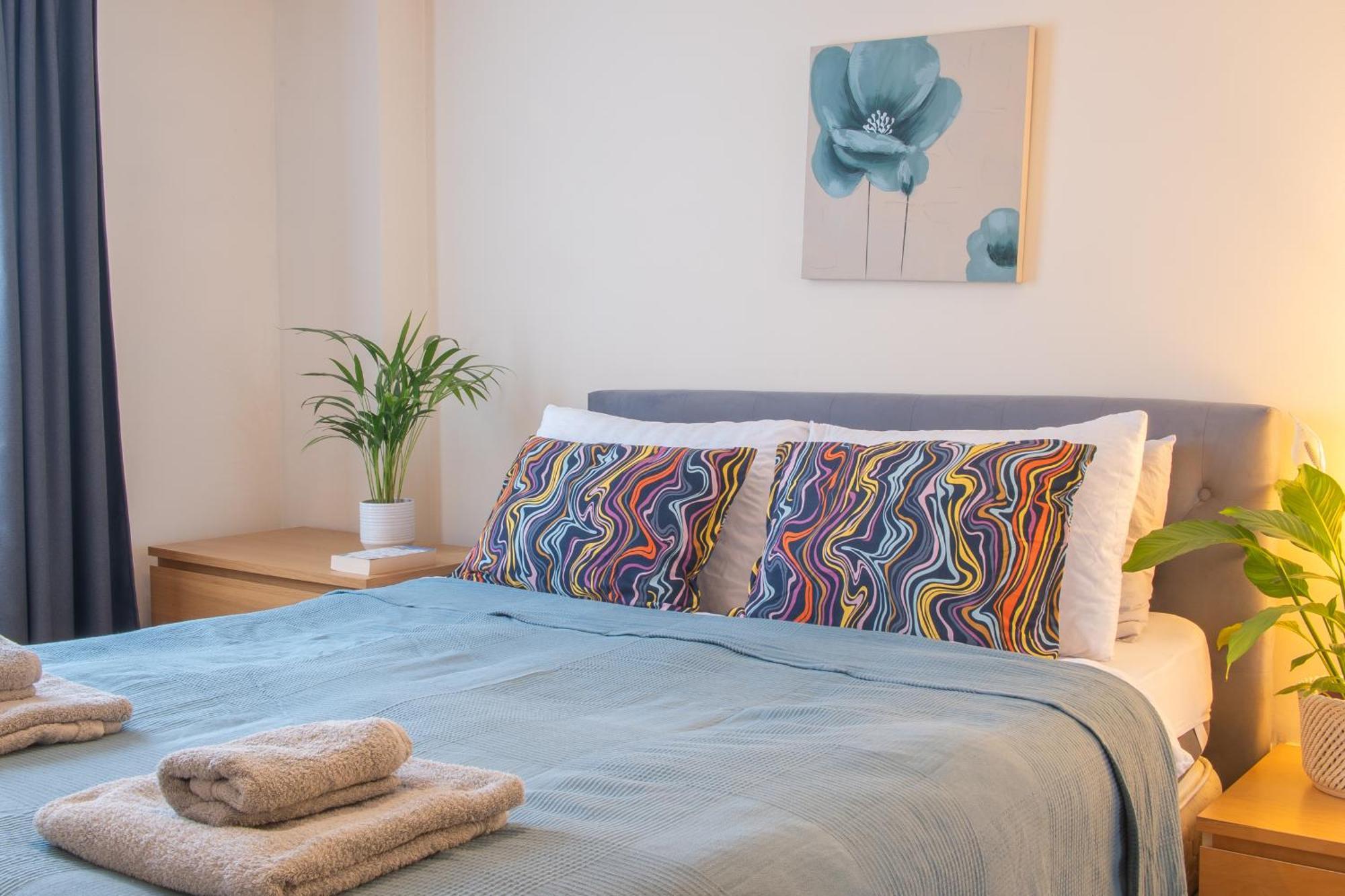 Stay In Our Stylish Flat! & Secure Building & Sleeps Up To 4 Birmingham Esterno foto