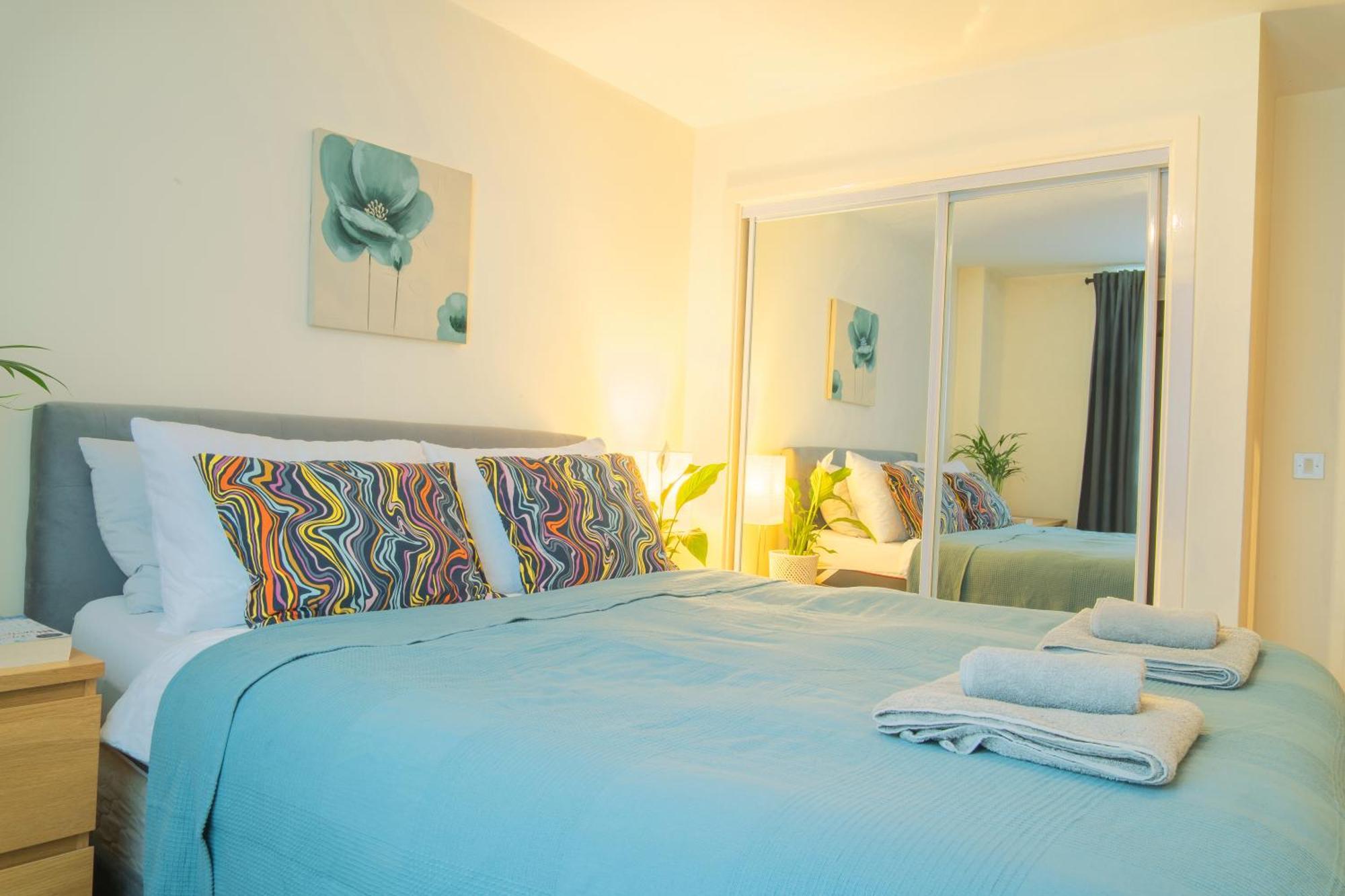Stay In Our Stylish Flat! & Secure Building & Sleeps Up To 4 Birmingham Esterno foto