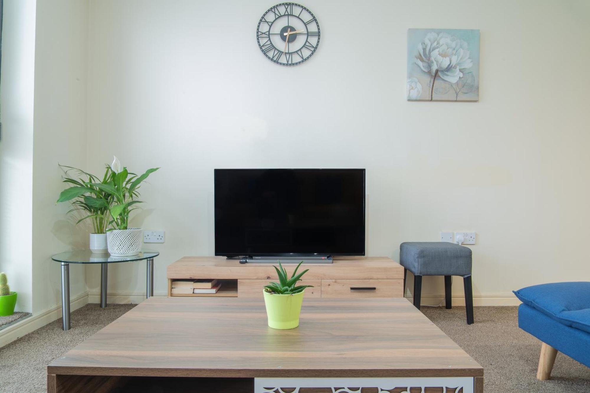 Stay In Our Stylish Flat! & Secure Building & Sleeps Up To 4 Birmingham Esterno foto