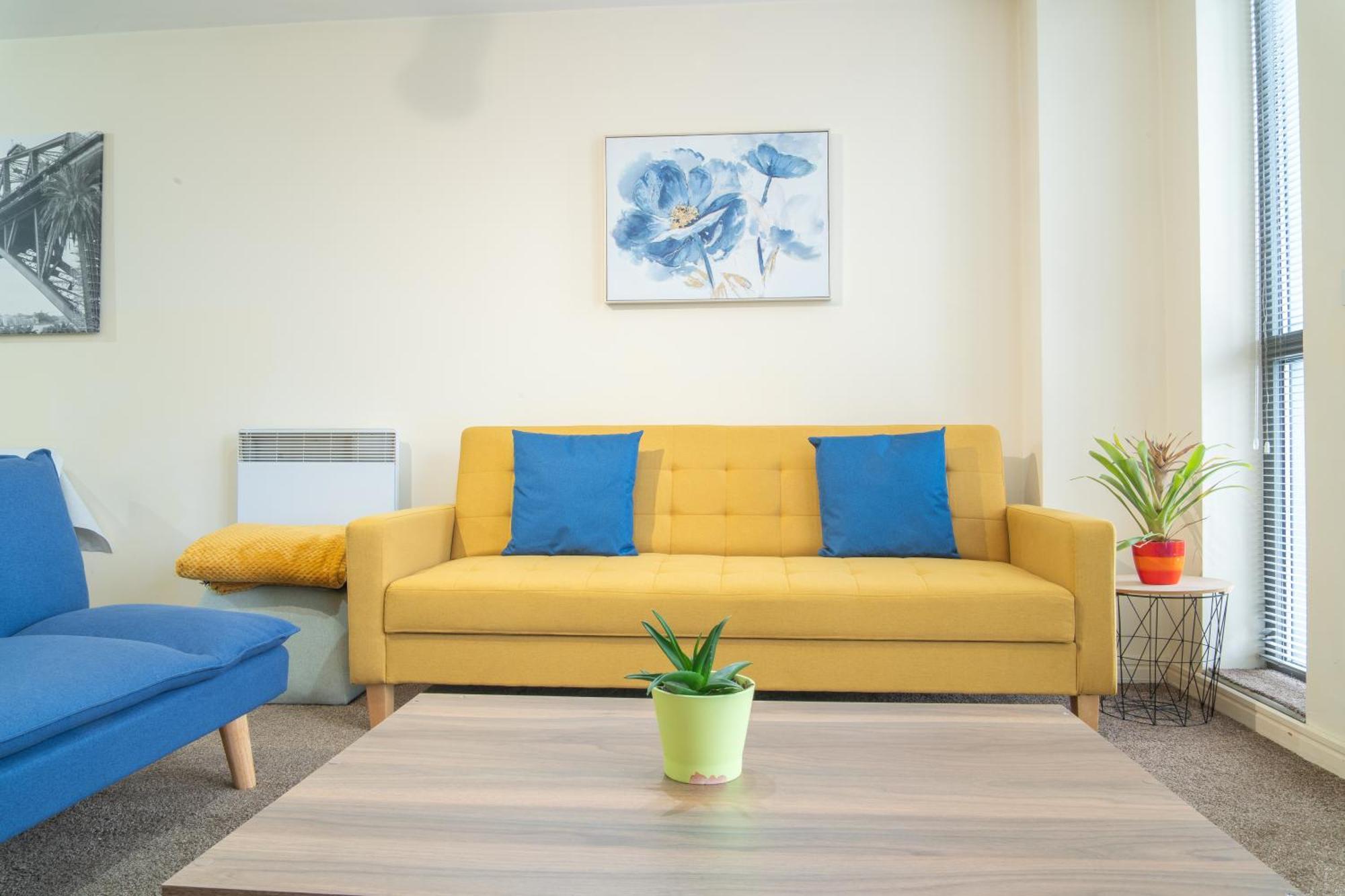 Stay In Our Stylish Flat! & Secure Building & Sleeps Up To 4 Birmingham Esterno foto