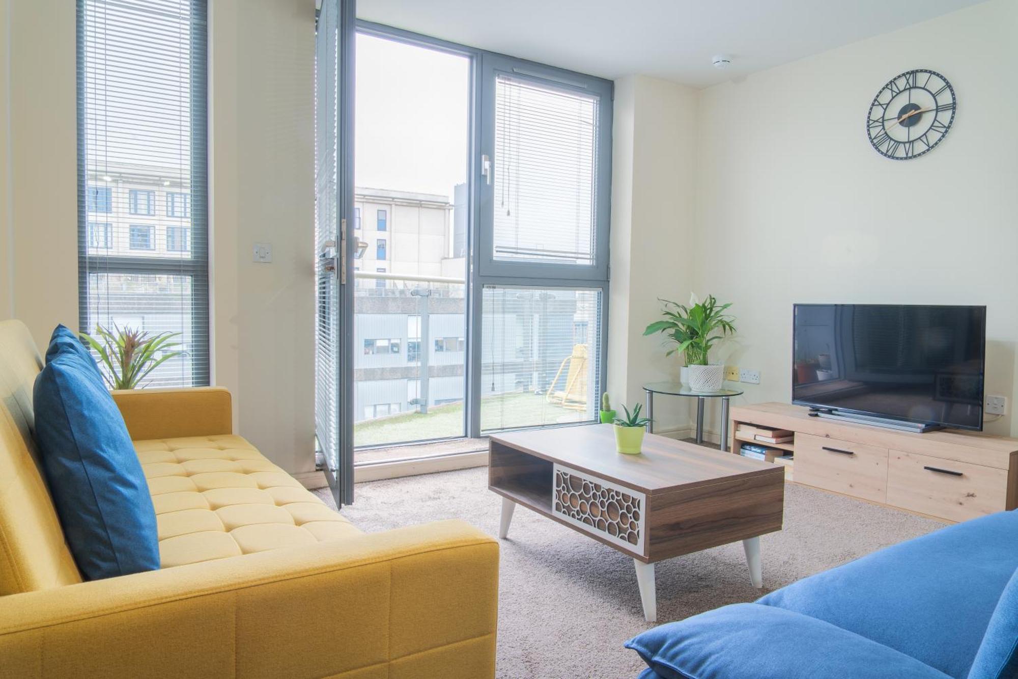 Stay In Our Stylish Flat! & Secure Building & Sleeps Up To 4 Birmingham Esterno foto